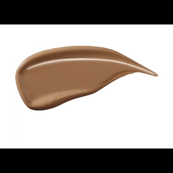 Burts bees goodness glows liquid make up chestnut - Picture 4 of 11